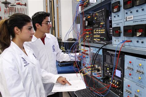 Licenciatura e Ingeniería Mecánica 